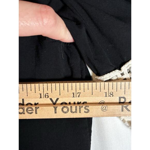 Elan Black Boho Bell Sleeve Top Size M Crochet Lace Detail Flowy Festival Style - Picture 8 of 9